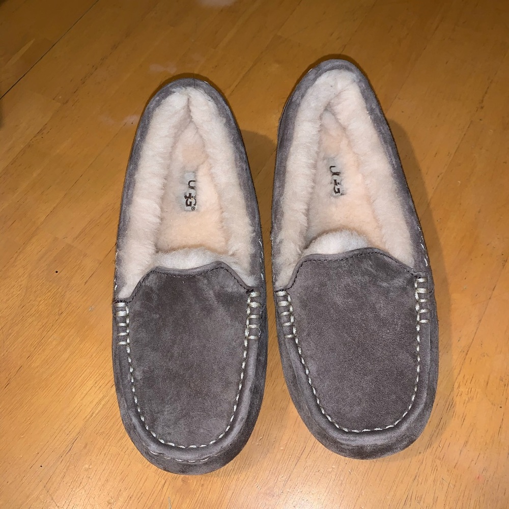 Women’s UGG slippers